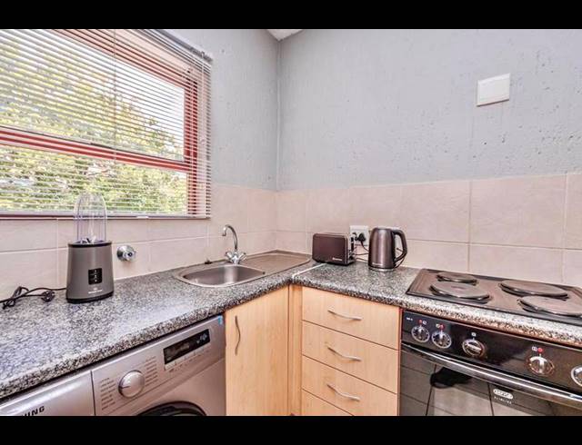 1 BEDROOM APARTMENT FOR SALE IN SUNNINGHILL